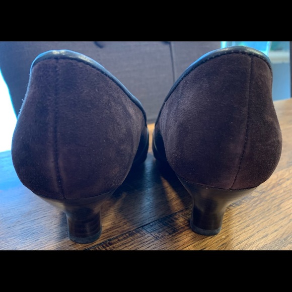 Born Sofft Chocolate Suede heels with Floral Design - Picture 5 of 6